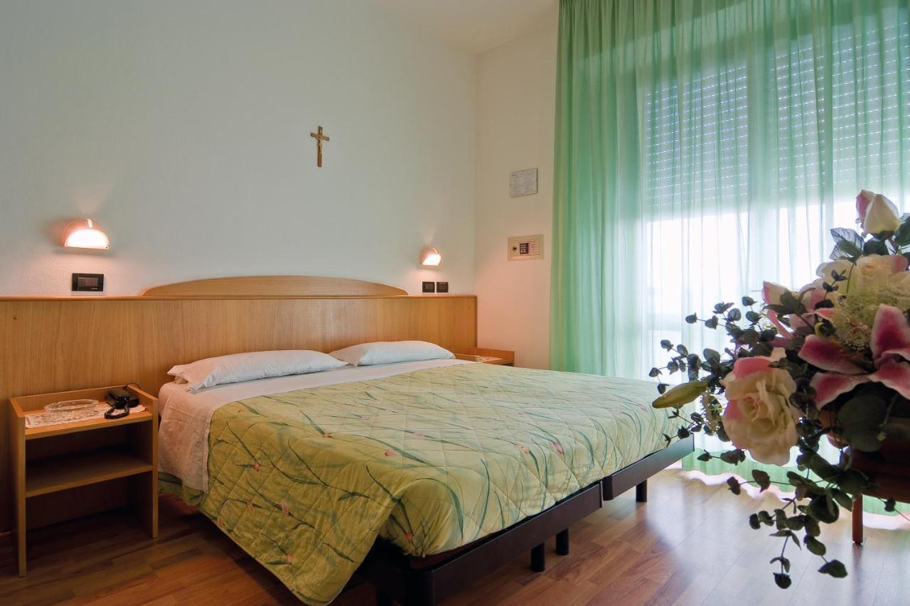 Little Hotel Cesenatico Kültér fotó