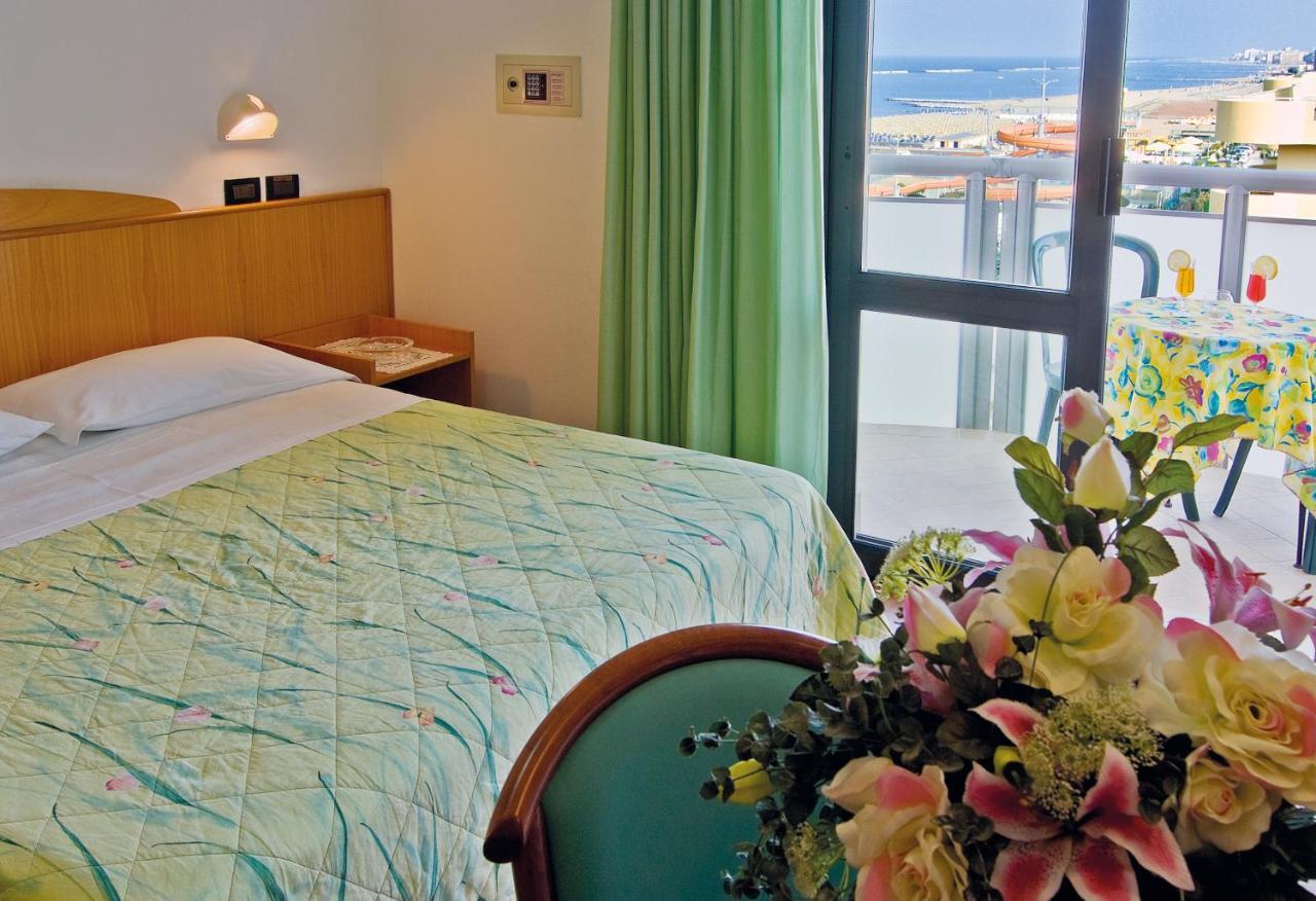 Little Hotel Cesenatico Kültér fotó