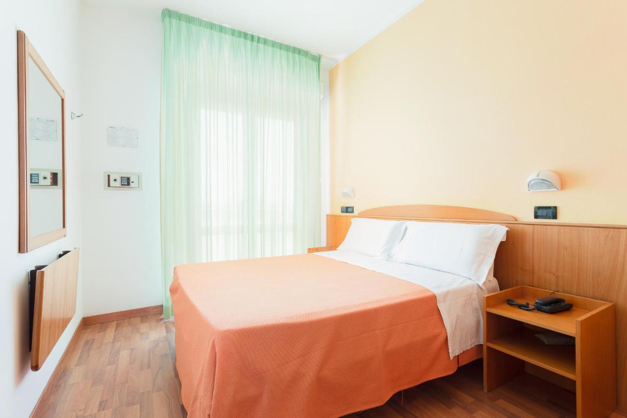 Little Hotel Cesenatico Kültér fotó