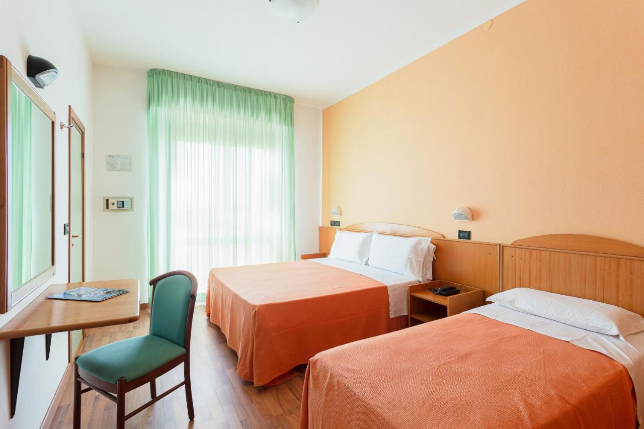 Little Hotel Cesenatico Kültér fotó