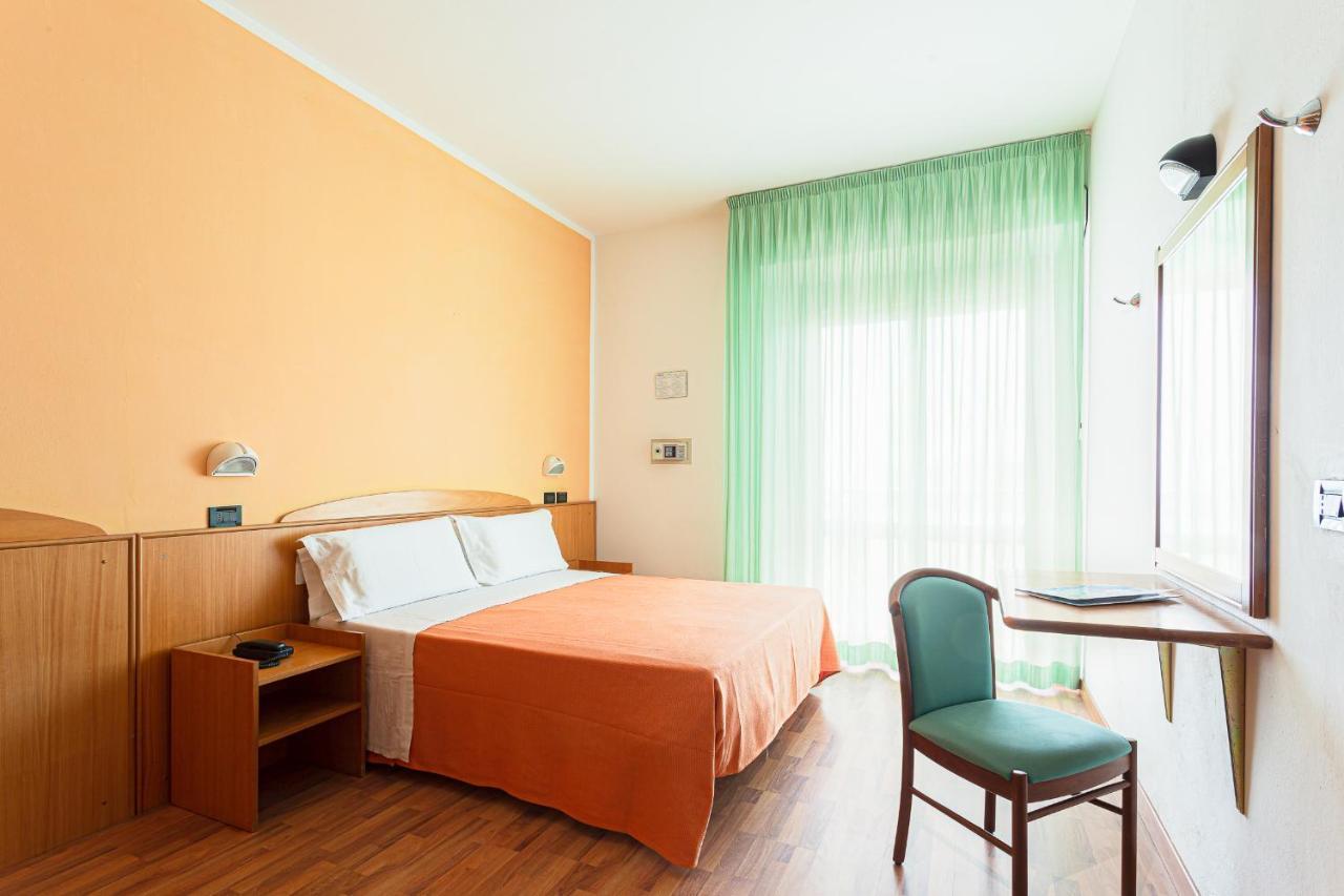 Little Hotel Cesenatico Kültér fotó