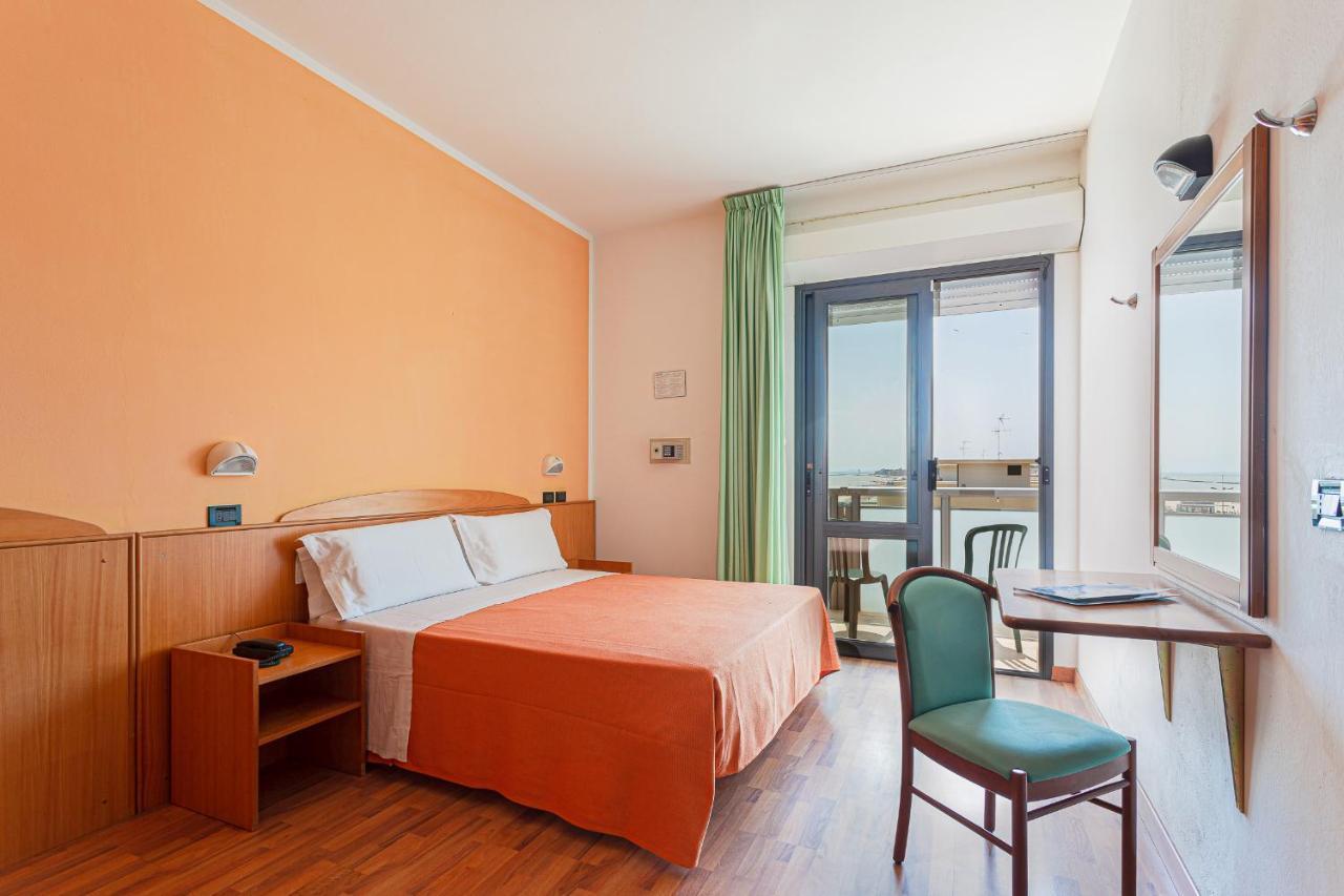 Little Hotel Cesenatico Kültér fotó